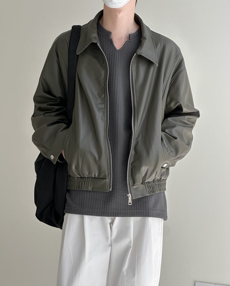 Leather jacket with collar