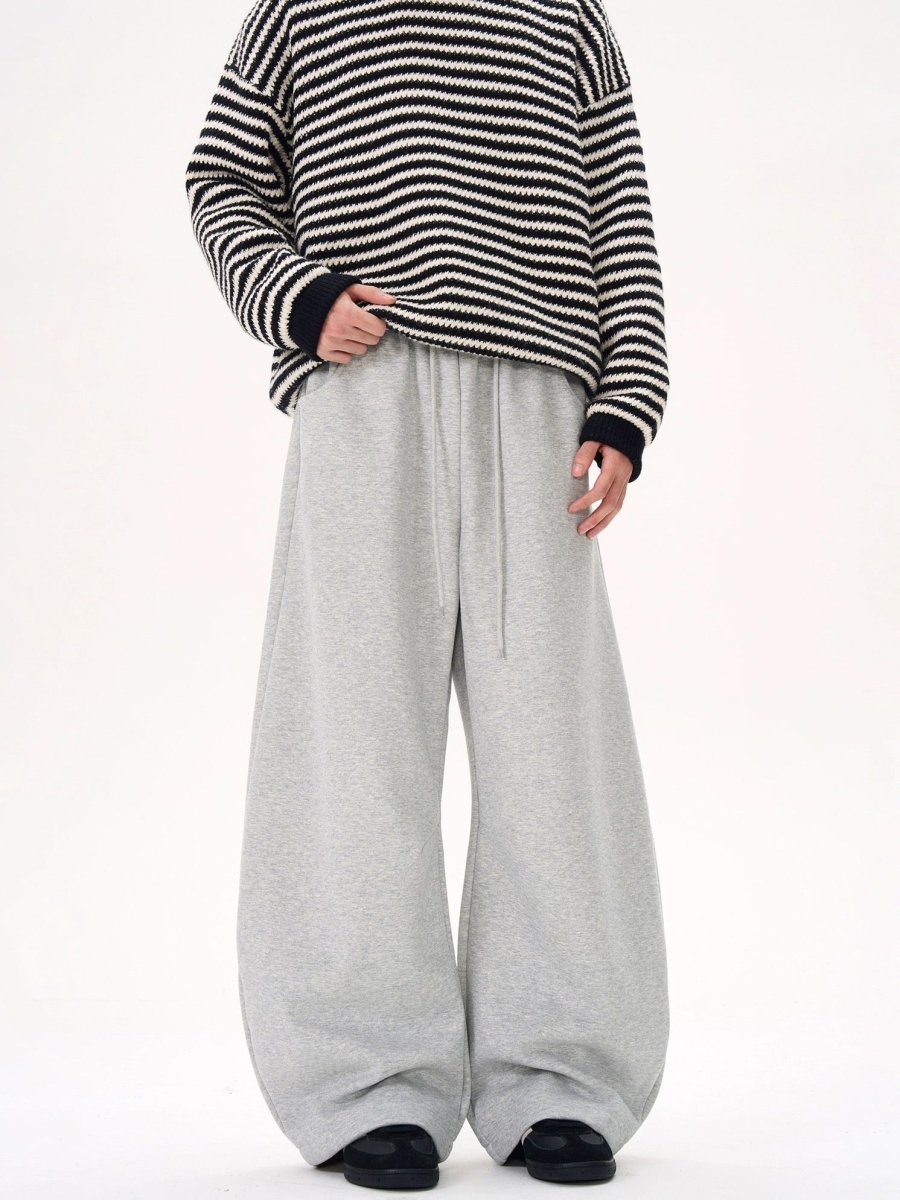 Loose sweatpants
