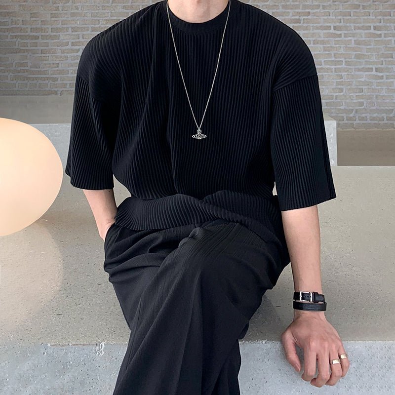 Pleated short sleeve T -shirt