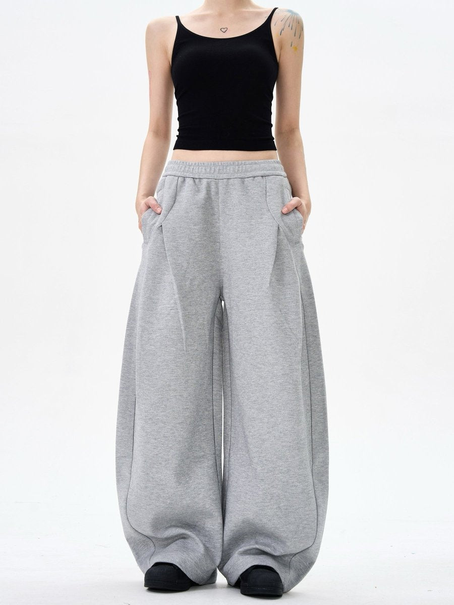 Pleated sweatpants