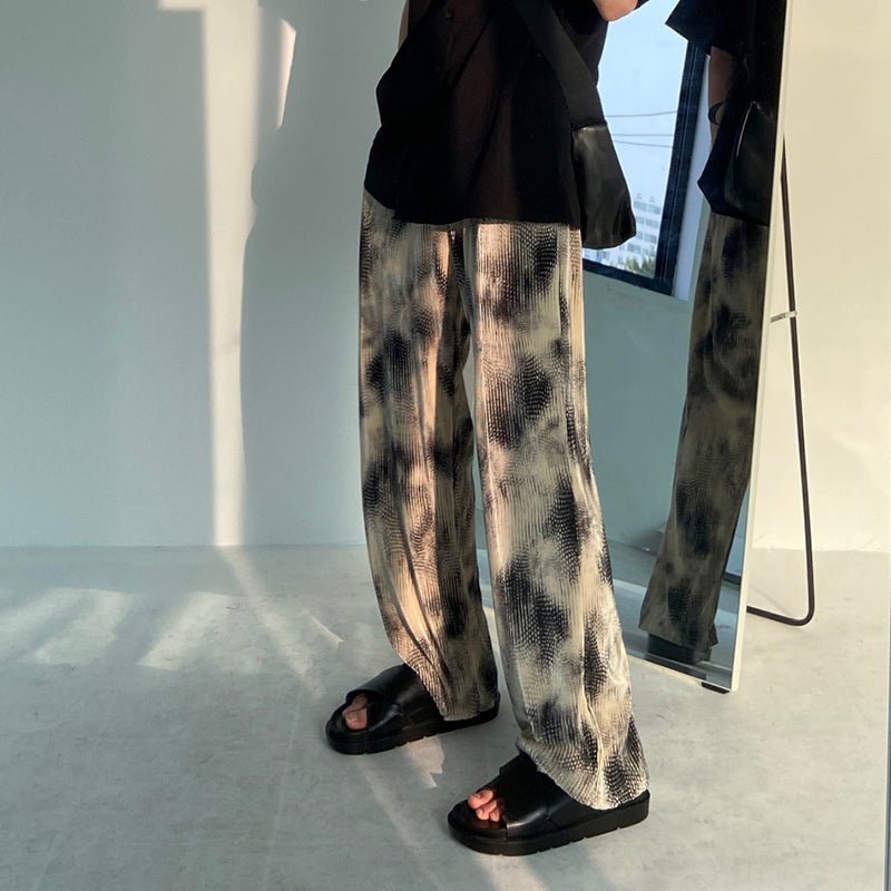 Relaxing pants with pattern