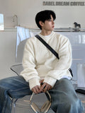 Round neck knit sweater